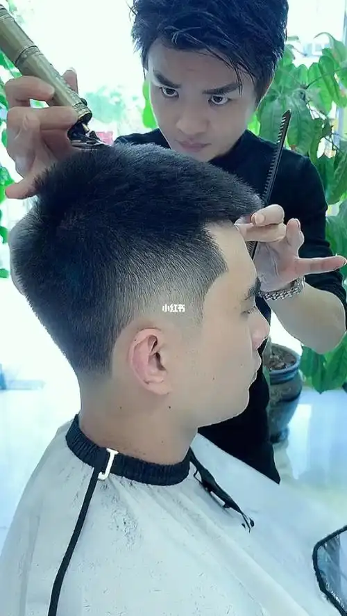 渐变瓜子头文山男士理发馆阿豪文山美发店推荐