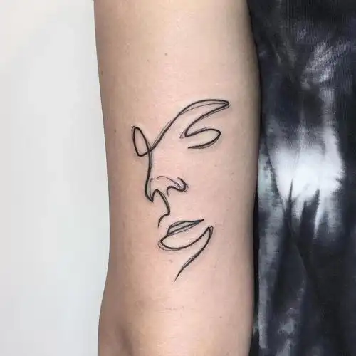 线条纹身简约且神秘感十足的纹身图案