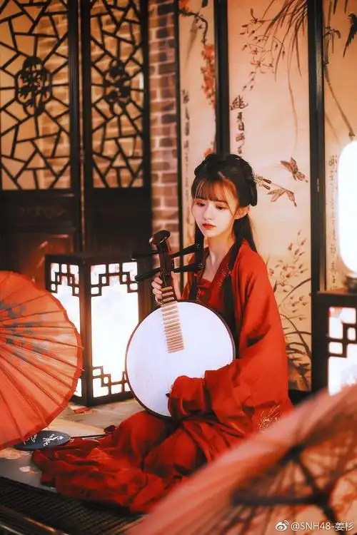 13:04:55姜杉 古风 红妆人像(汉服古装)陆墨清该采集也在以下画板加载