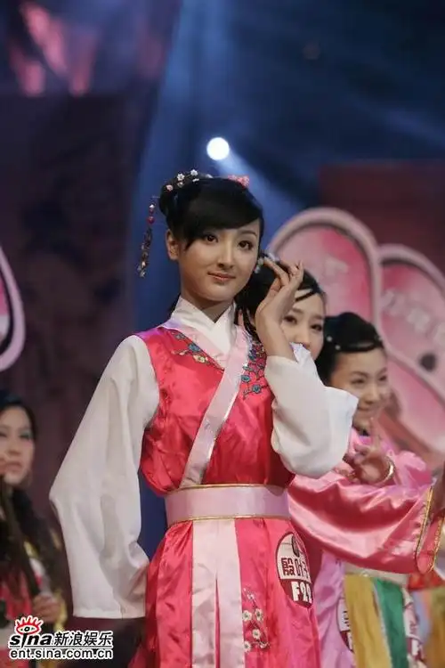 图文:红楼梦郑州赛区决赛--殷叶子黛玉造型