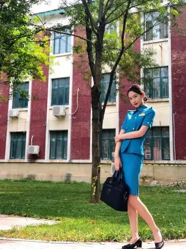 中国民航大学的美丽空乘学姐,每个角落都填满了若有所思的生活
