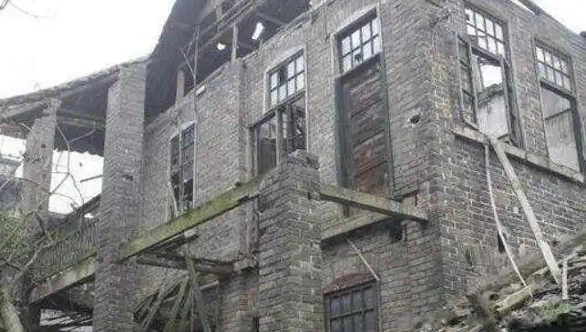 劲松鬼楼事件发生于1984年的北京,这件事当时闹得沸沸扬扬,传言铺天盖