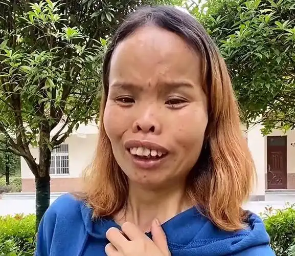 江西女子"一丑成名",靠奇特长相圈粉百万,自信程度不输凤姐
