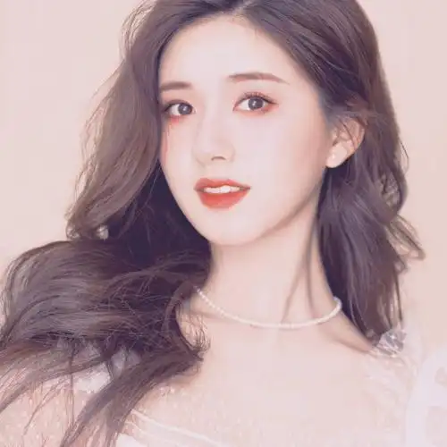 赵露思头像 拿图扣1