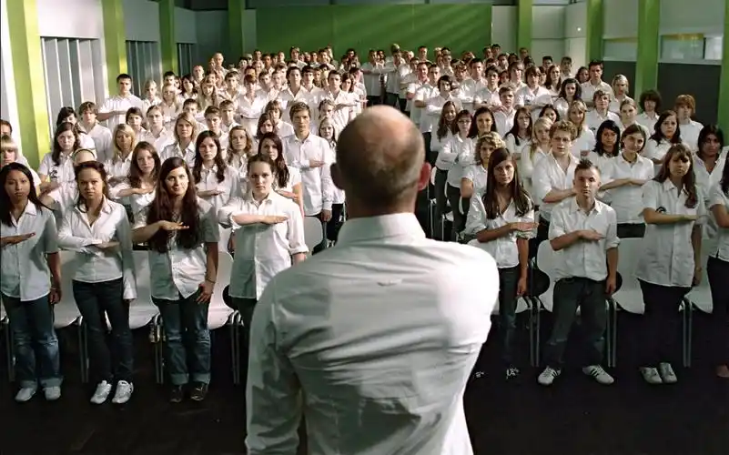 亮子电影推荐15浪潮有了合适的土壤和环境法西斯就会卷土重来