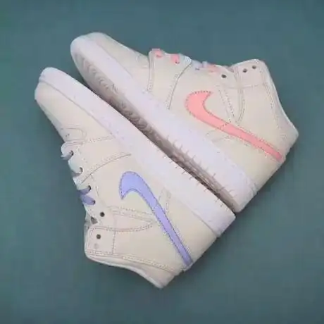 aj粉蓝鸳鸯官方价多少?