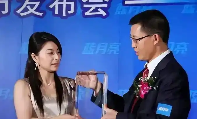 5亿,妻子稳坐加拿大富豪榜_罗秋平_张磊_中国