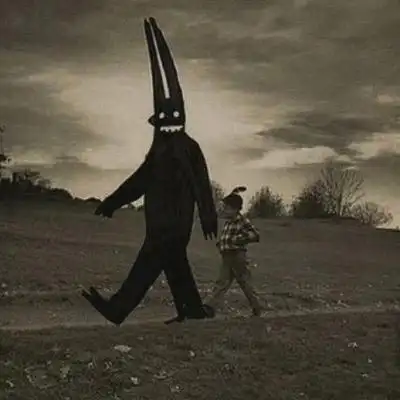 压抑阴暗风格的头像 特别丧让人恐惧的微信头像