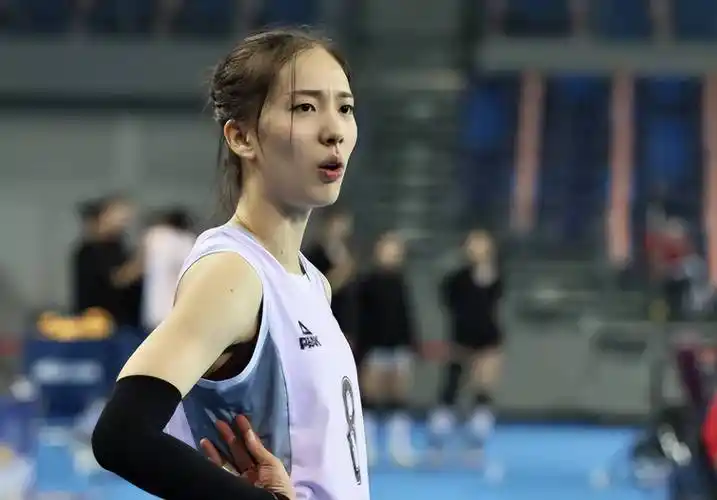 女排现役最美球员郑益昕巴黎奥运会已经30岁了还值得培养吗