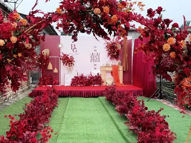 红色户外婚礼手机实拍婚礼现场布置红色街道婚礼婚礼现场农村婚礼户外