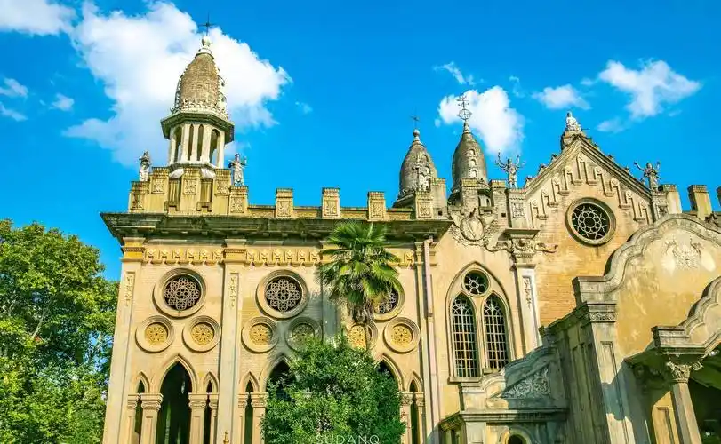 造型奇特被误认为是西方教堂,曾吸引印度总理来参观_圆通_古建筑_中国