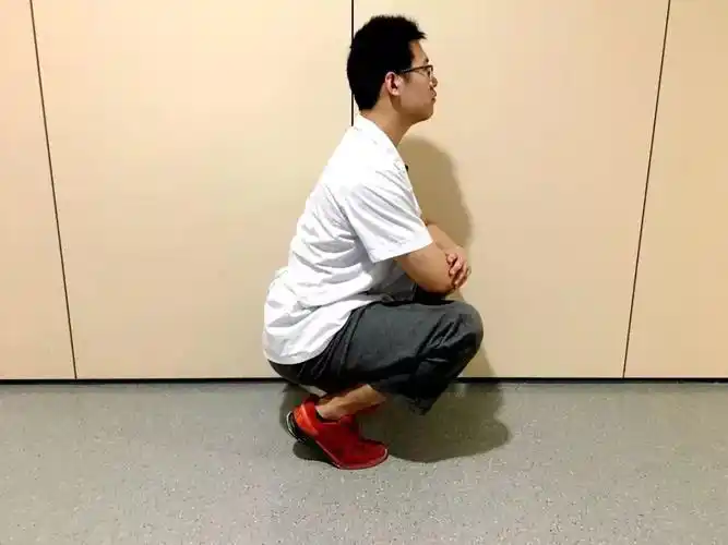 蹲一蹲,利全身!这套简单易学的养生五蹲法,快学起来