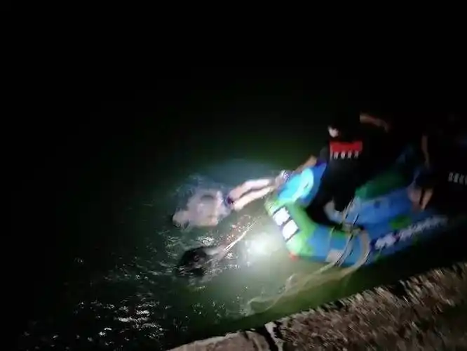 ""前几天程村淹死的少年听说也是在大渠刷鞋,不小心掉渠溺亡.