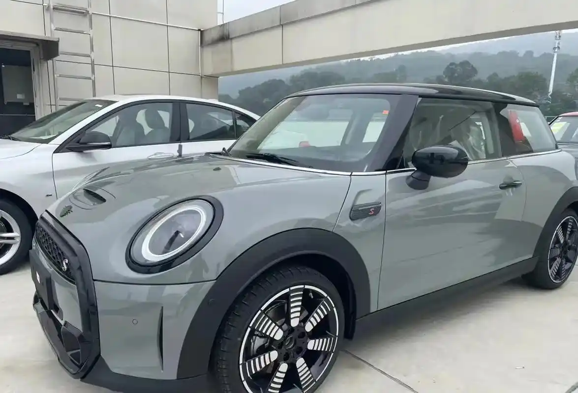 mini. coopers. 三门版.停产颜色月表灰 高级冷 - 抖音