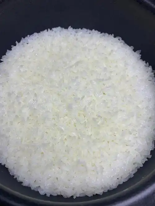 刚刚出锅的大米饭绝绝子