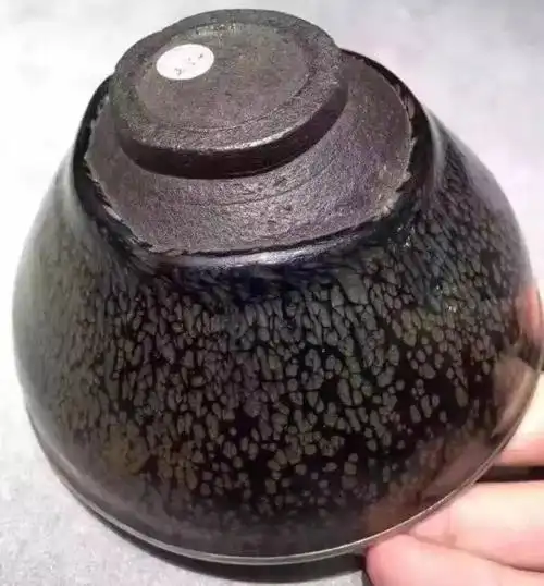 佳士得拍卖7807万的宋代油滴盏实物上手体验(视频) | 观复建盏