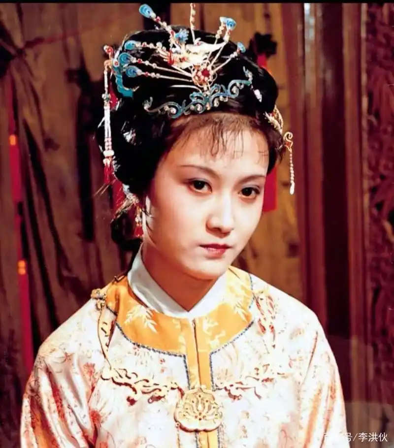 "贾迎春"牟一,往那一站就像块木头,演完《红楼梦》性格大变