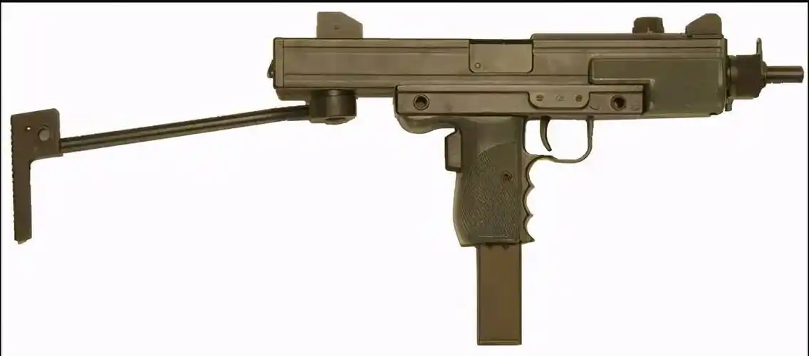 意大利版的乌兹uzi米兰达821型冲锋枪