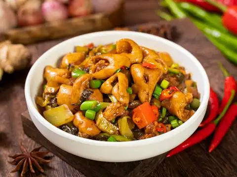 酸菜肥肠的做法(酸菜肥肠的做法大全)