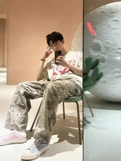 白敬亭#近期私服ootd合集白敬亭的穿搭风格很符合风象星座的性格抖