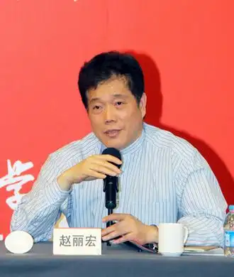 作家一旦成名批评就少了郑依菁