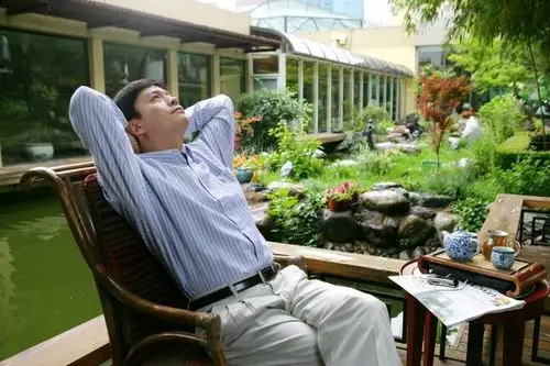 男性酒店休闲度假图片