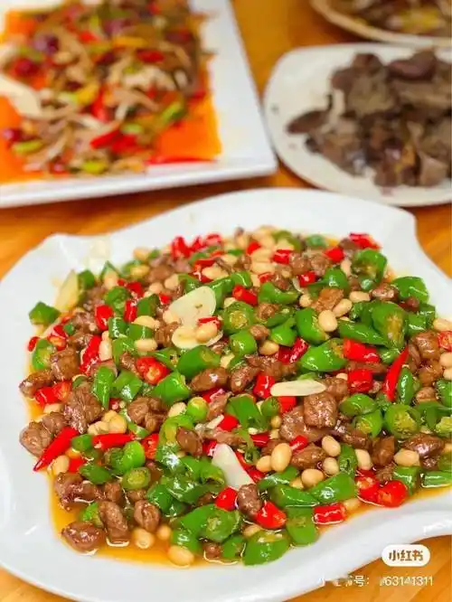 99市中区嘉祥路1294号小毛餐厅图源/2ranmt1说到黄豆牛肉,鱼香茄子