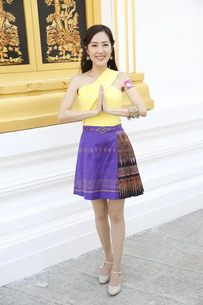 女主唐诗咏以剧中造型闪亮亮相活动!