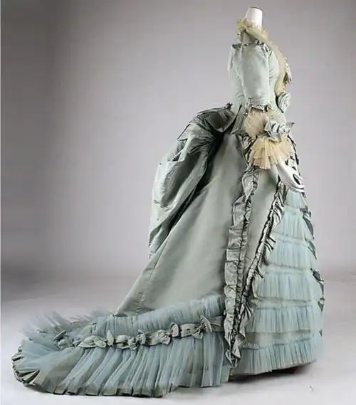 绝美英国服装史这个时期的衣服谁穿谁仙女