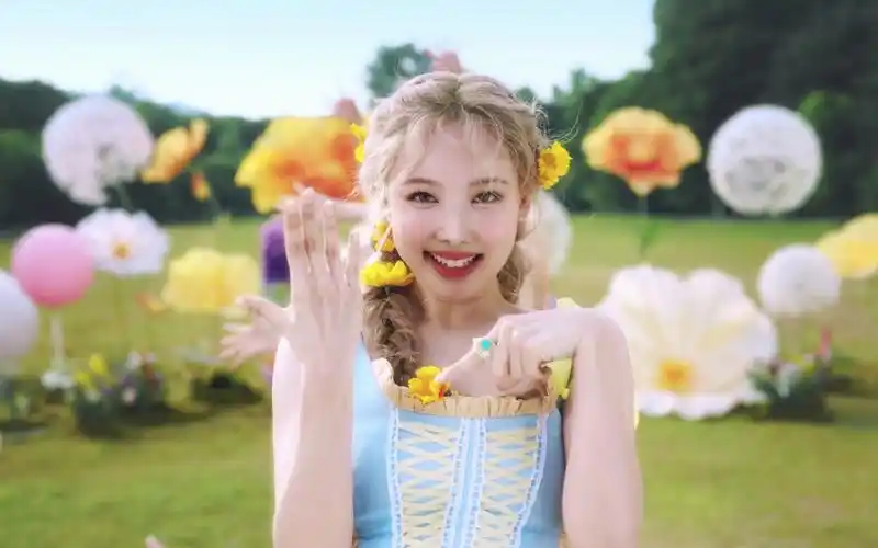 【林娜琏】4k高清 全知 nayeon pop! 舞台_哔哩哔哩_bilibili