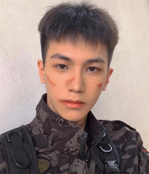 男生韩式碎盖头 气质时尚炒鸡加分