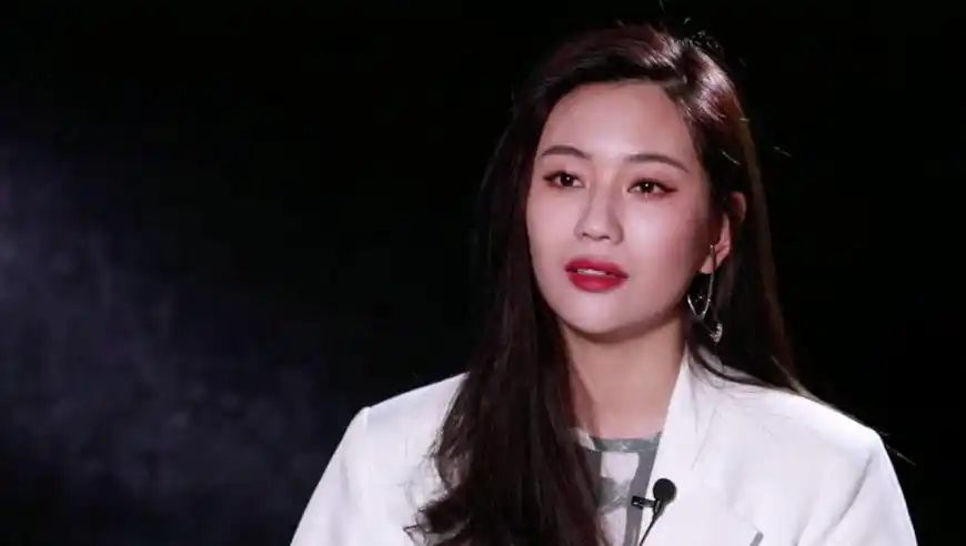 专访《悬崖之上》演员飞凡 导演张艺谋帮我成长