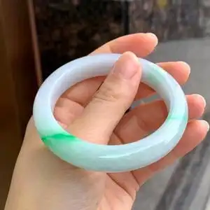 阳绿飘花圆条手镯 冰糯种粗条翡翠玉镯 女款 飘绿丝 福镯 白底青