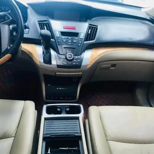 【临沂】2010年9月 本田 奥德赛 2.4l at豪华版 手自一体