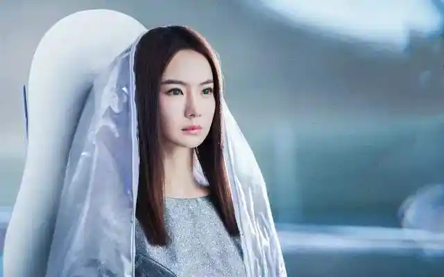 戚薇饰演的机器人,令人深思!_腾讯新闻