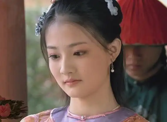 甄嬛传玉娆扮演者徐璐个人资料姓名:徐璐生日:1994年12月28日星座