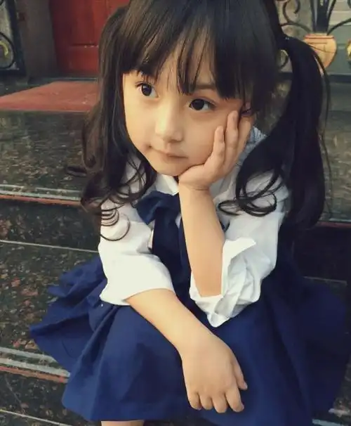 2岁出道年入百万,因长相甜美被禁止整容的刘楚恬,如今长成啥样