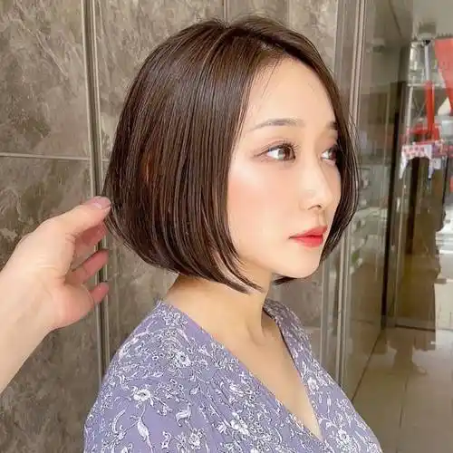 原创最具人气的女士短发蓬松瘦脸层次感满满剪完显小10岁