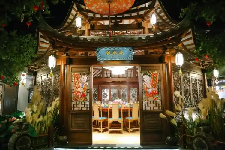 8折!老外婆又开新店!1800㎡超大面积古风餐厅,一进门就美哭了!