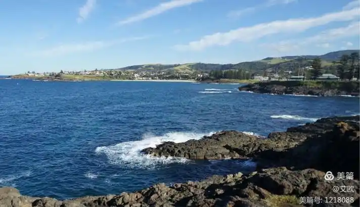 人口约590000,主要居住在纽卡斯尔和macquarie湖的海岸城市中.