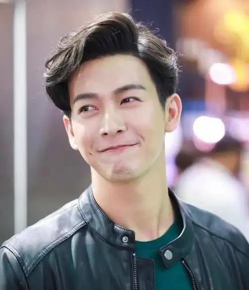 中国粉丝亲切地把push翻译成推哥,他1986年7月3日出生于泰国叻丕府,是