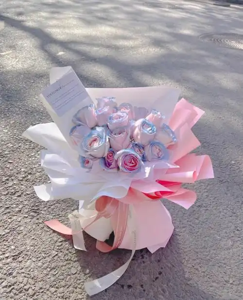 天空之镜粉蓝色玫瑰