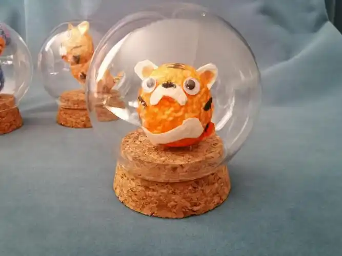 作品名称:蚕茧手作----萌虎迎春作者姓名:曹云英作品简介及创意说明