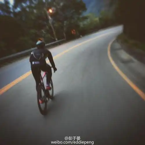 最帅伴郎彭于晏为啥34岁还能当小鲜肉