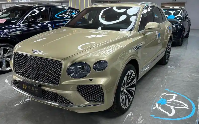 宾利添越v8金色 天津提裸车多少钱