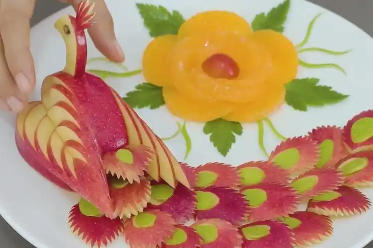 这是凤凰还是孔雀这水果拼盘还能吃吗蒲兴生鲜