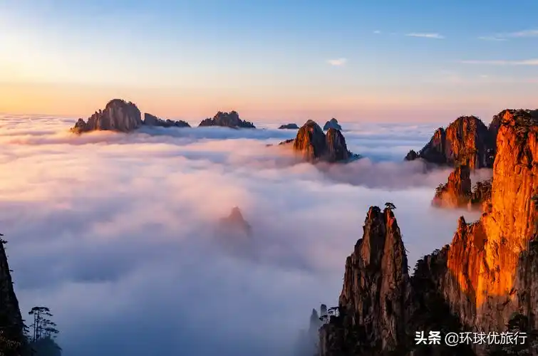 黄山是中华十大名山之一,古代道教名山之一,中国最著名的山岳之一.