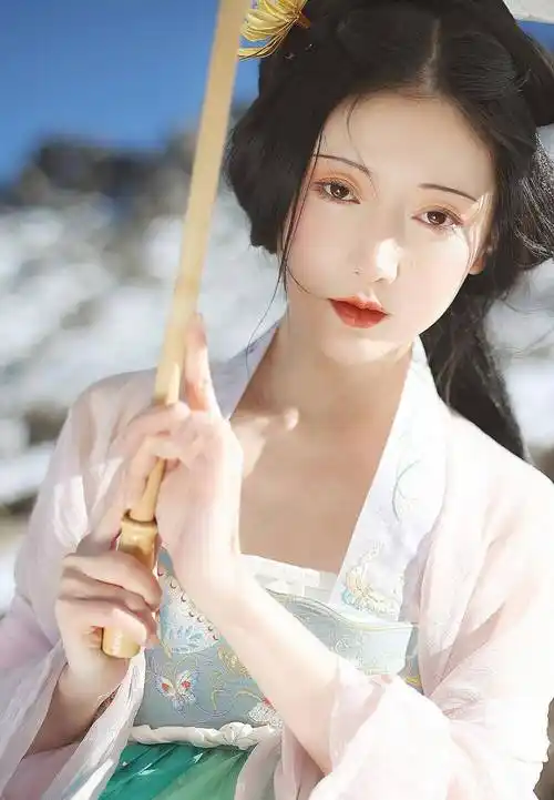 原创身上若有这几个特征是活脱脱的古典美人穿汉服比穿常服更好看