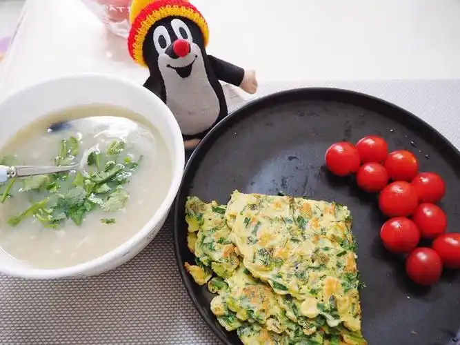 皮蛋瘦肉粥 韭菜蛋饼