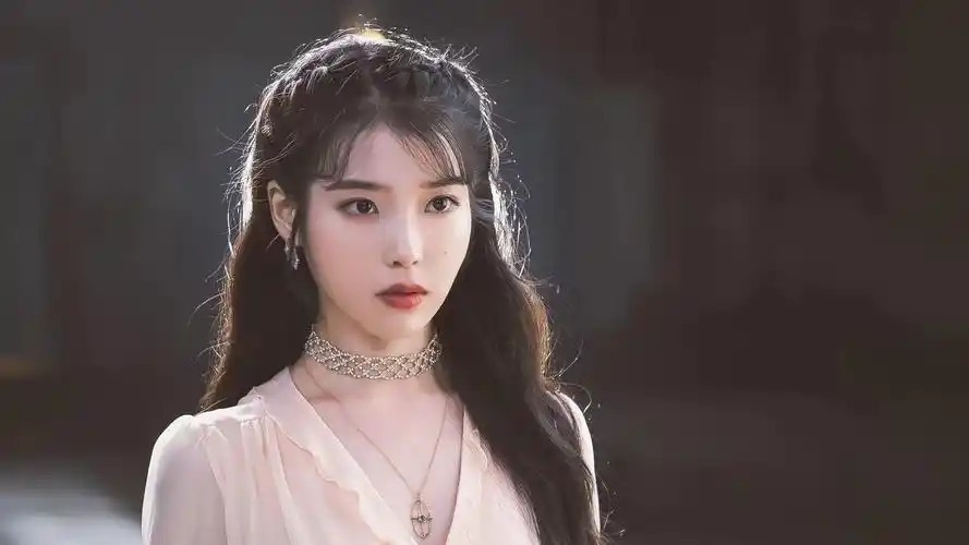 初恋李知恩壁纸是一款电脑壁纸,属于明星分类,初恋李